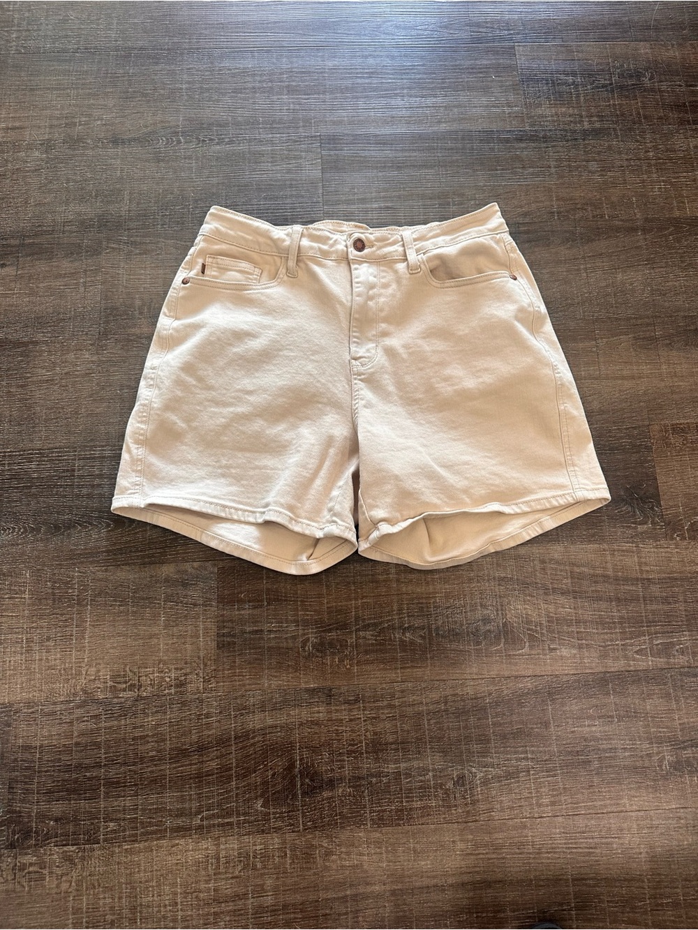Judy Blue Cream High-Rise Jean Shorts 1XL